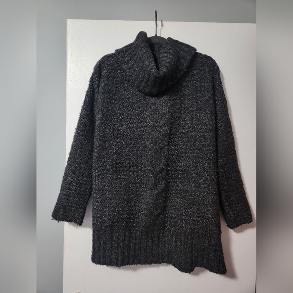 Chunky oversized turtleneck sweater - Picture 1 of 6